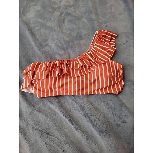 NWOT SWIM TOP  - Picture 5 of 5